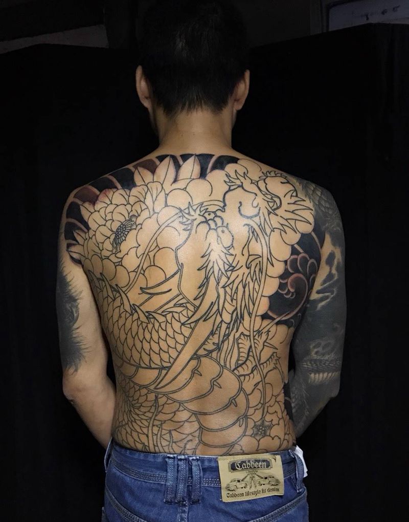 龙纹身图片_臀部背部老传统新传统纹身图案