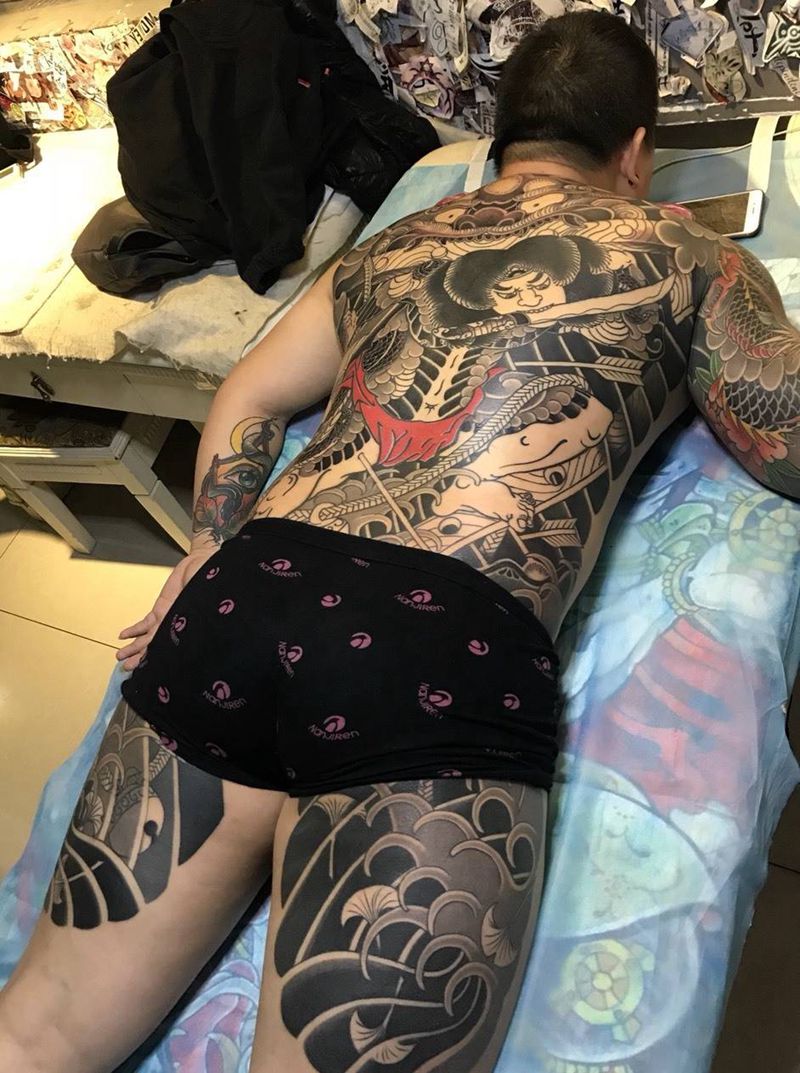 张顺纹身图片_臀部背部新传统老传统纹身图案