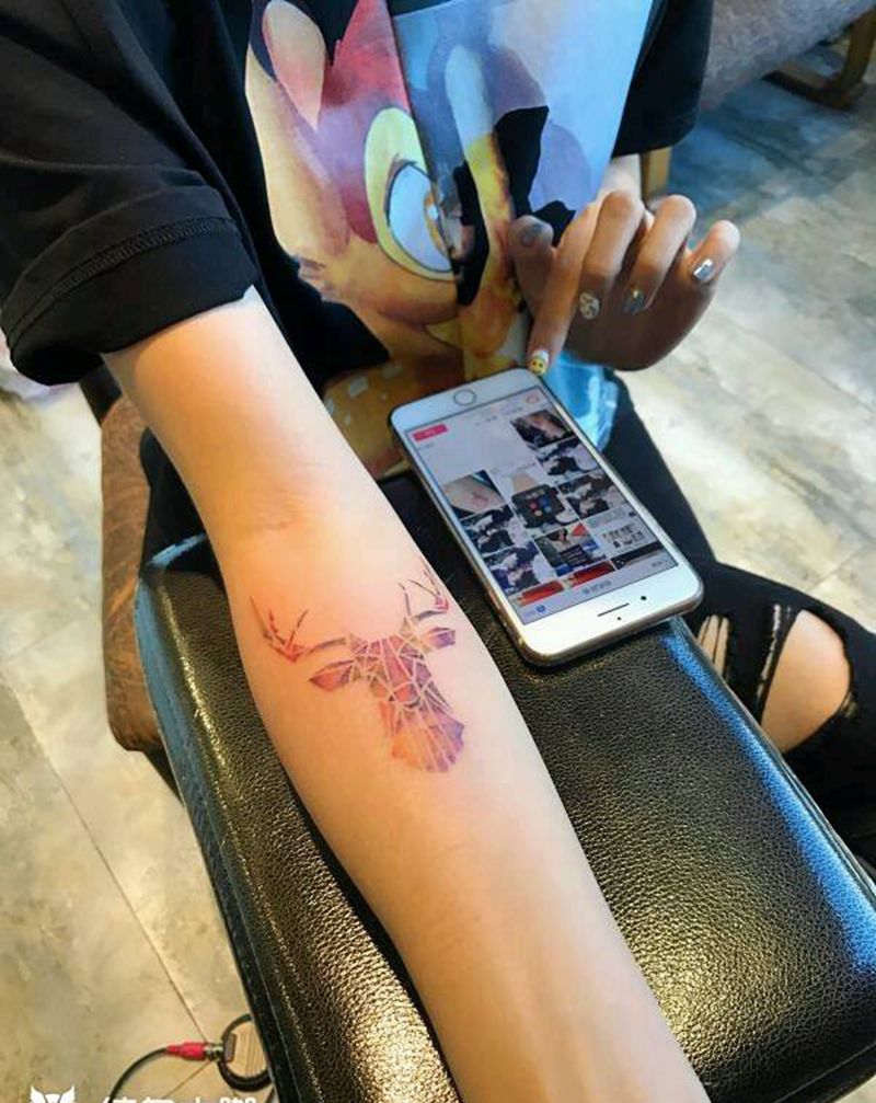 点刺鹿头纹身图片