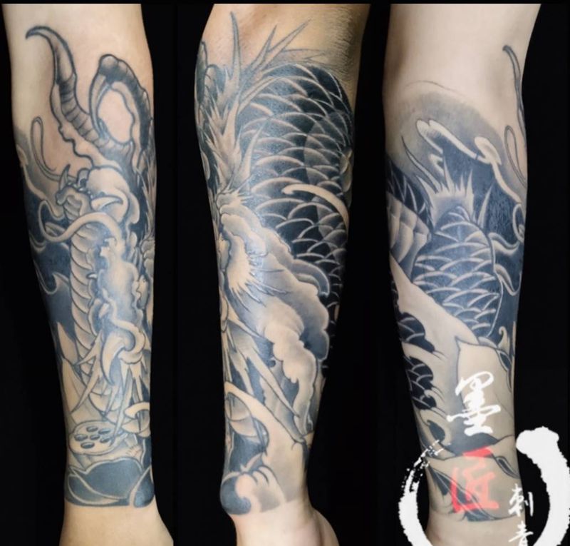 龙纹身图片_手臂新传统纹身图案