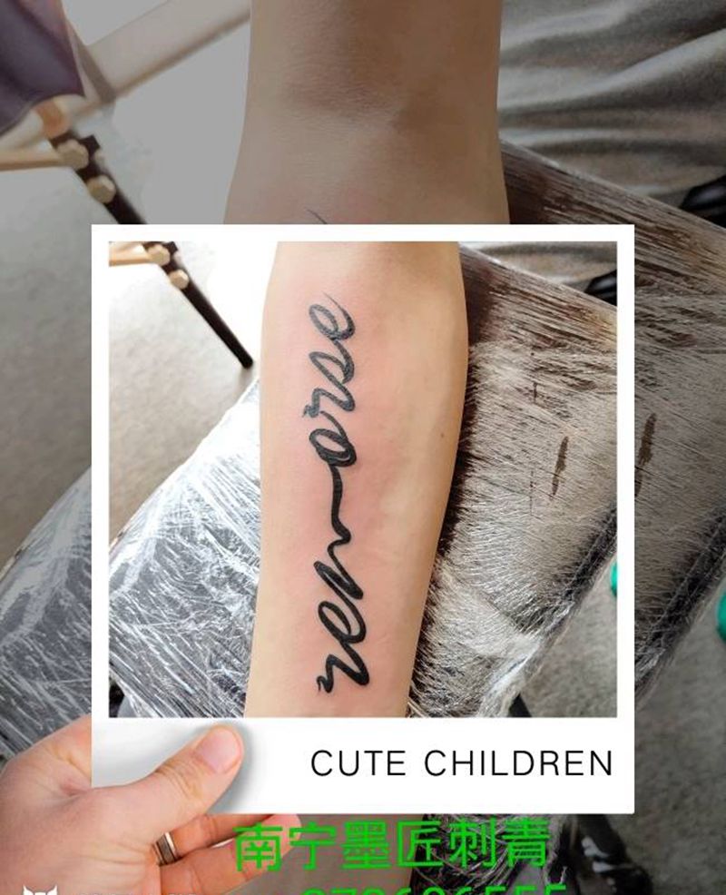 英文艺术字母纹身图片_手臂花体字纹身图案