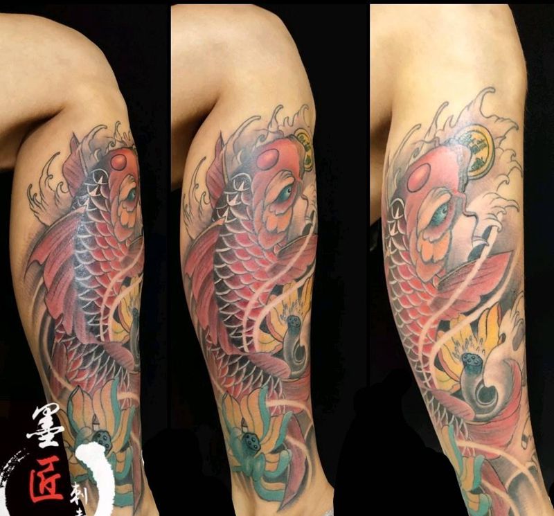 锦鲤纹身图片_腿部新传统纹身图案