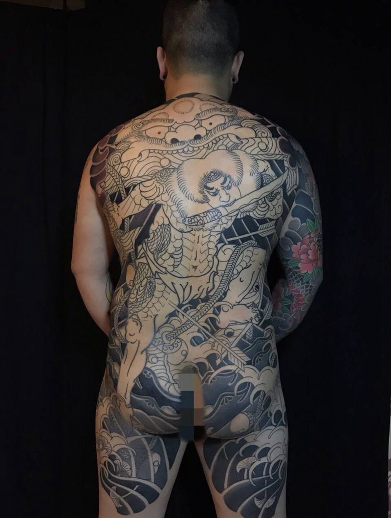 张顺破水门纹身图片_背部臀部老传统新传统纹身图案