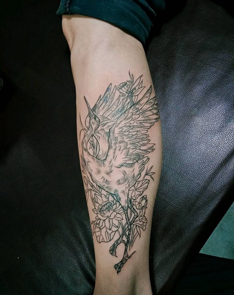 鹤纹身图片_腿部手臂老传统新传统鹤纹身图案