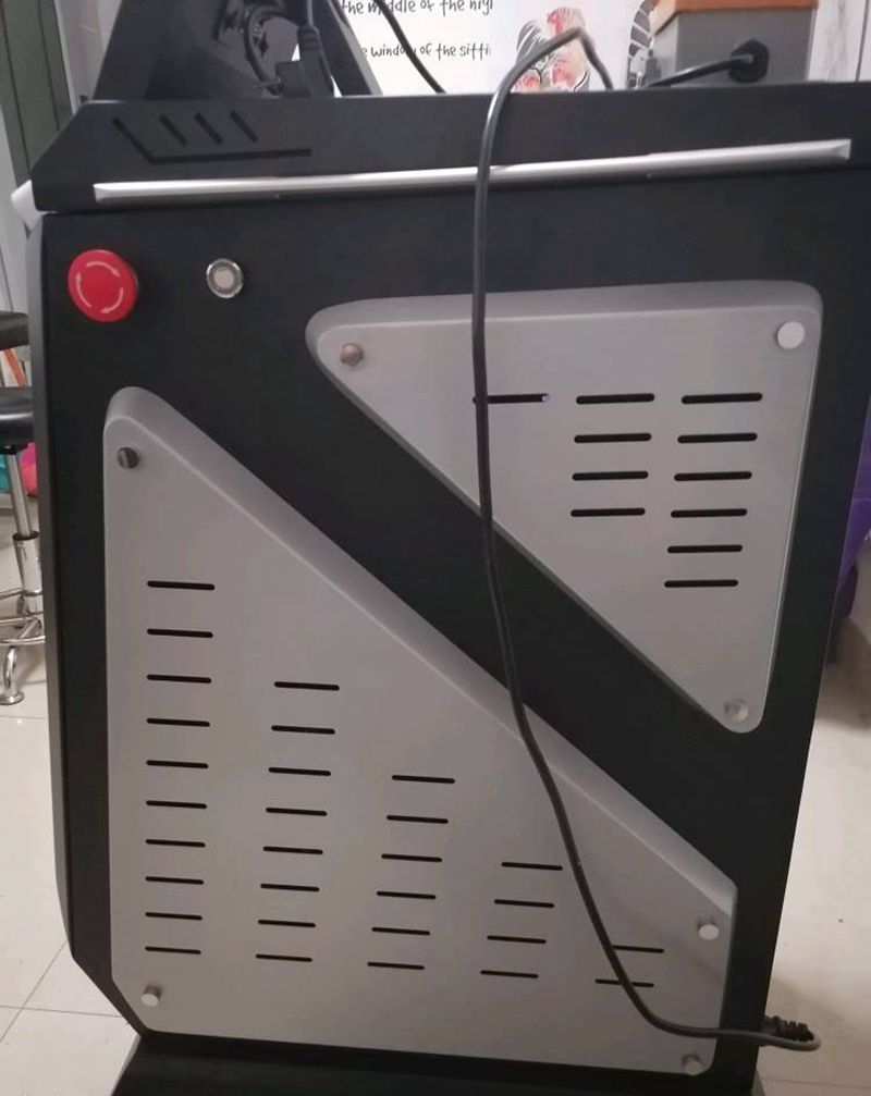 洗纹身机纹身图片_背部纹身图案