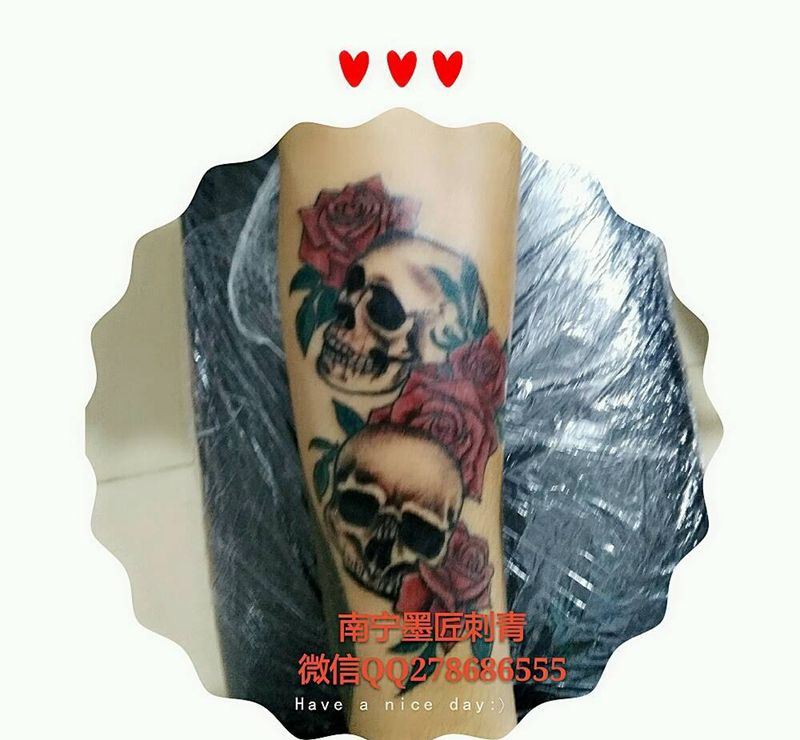 骷颅与玫瑰纹身图片