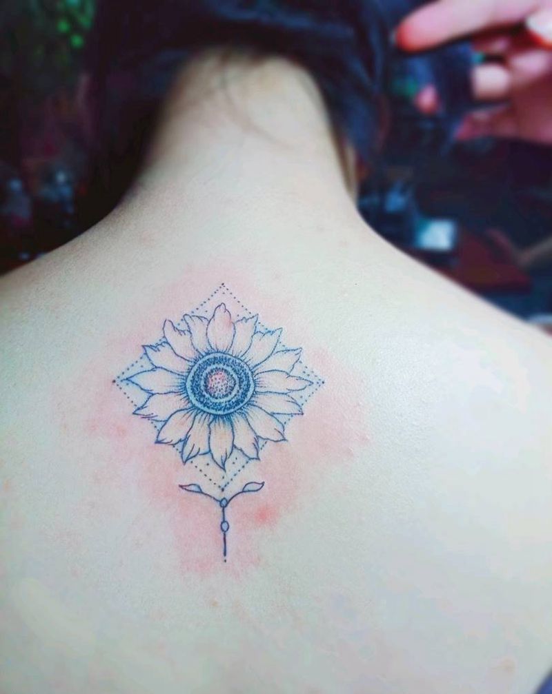 向日葵纹身图片_脚部背部水彩几何