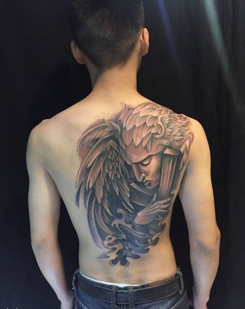 黑灰天使纹身图片_成品背部欧美人物字符图腾鬼神纹身图案