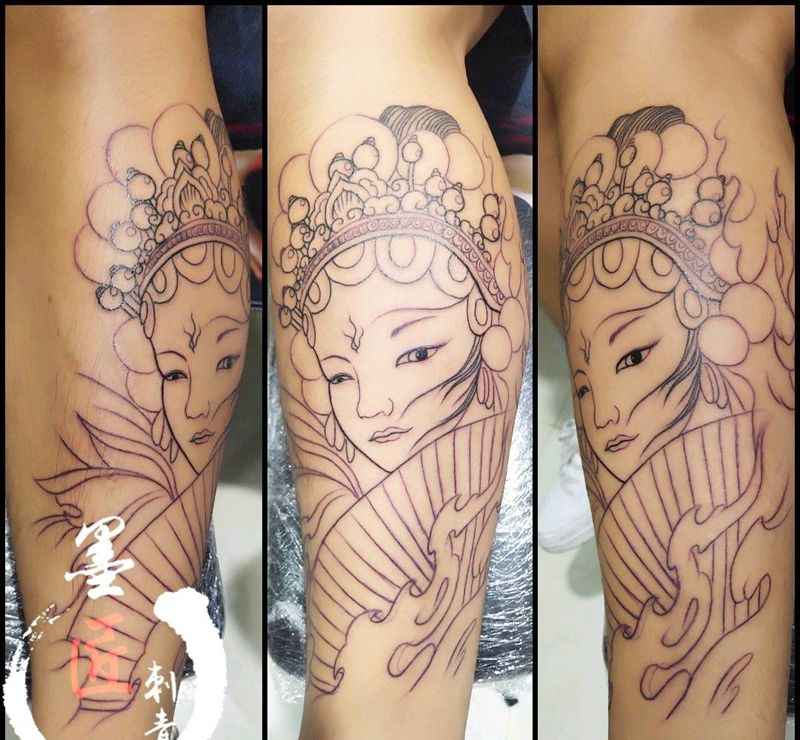 花旦未完纹身图片_腿部新传统纹身图案