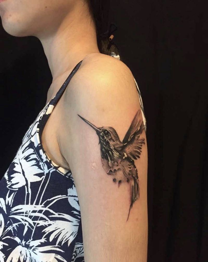 蜂鸟纹身图片_成品手臂传统习俗写实清新动物纹身图案