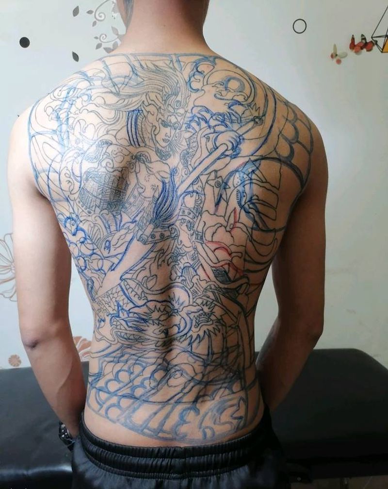 修改纹身图片_背部纹身图案