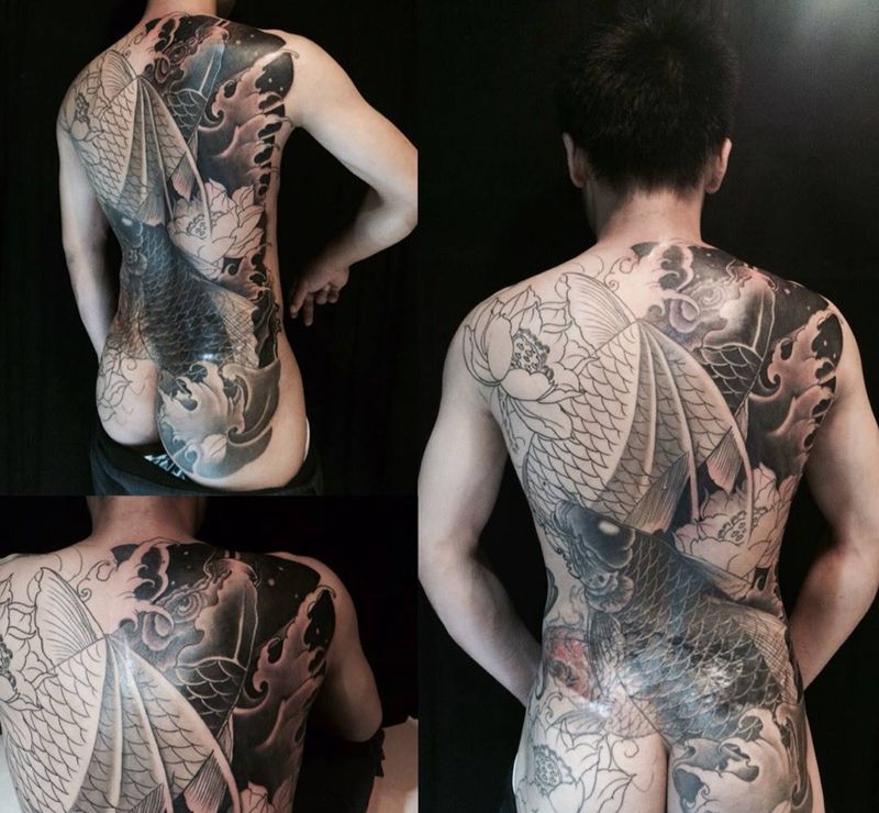 满背鱼纹身图片_成品背部传统原创植物动物静物纹身图案