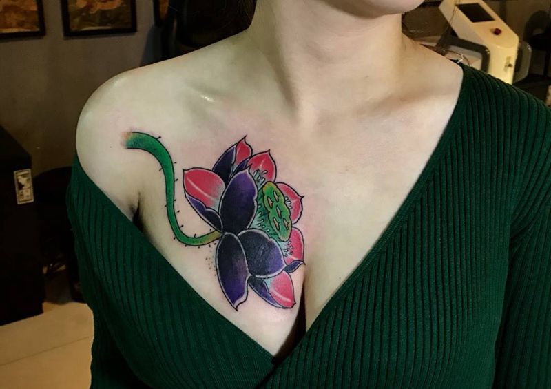 荷花纹身图片_成品胸部传统清新植物原创纹身图案