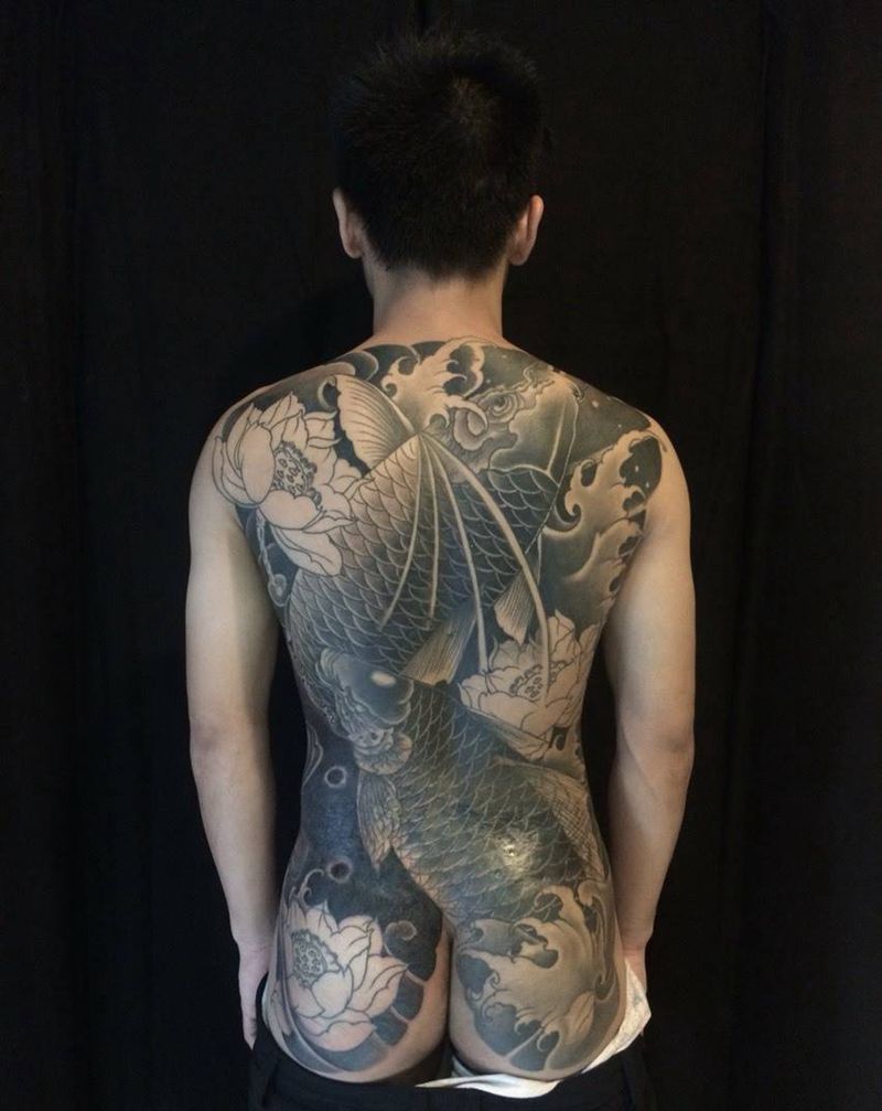 双鱼戏水纹身图片_手稿成品背部臀部传统原创动物静物植物纹身图案