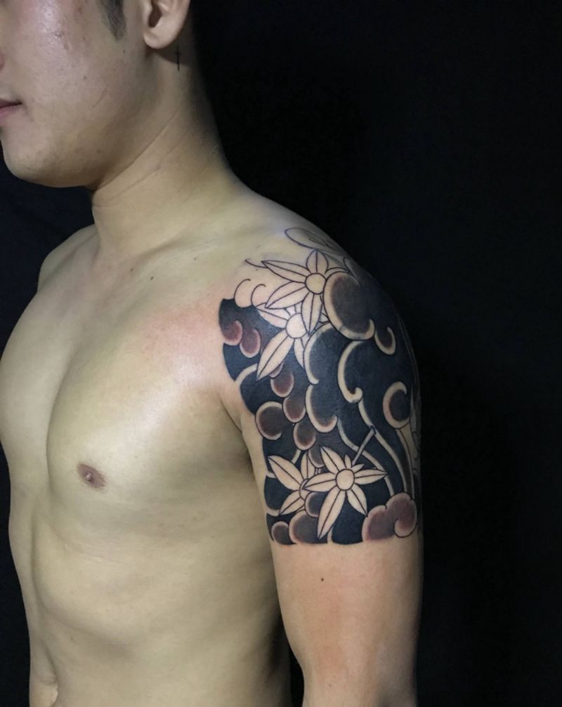 枫叶纹身图片_手部手臂新传统老传统纹身图案