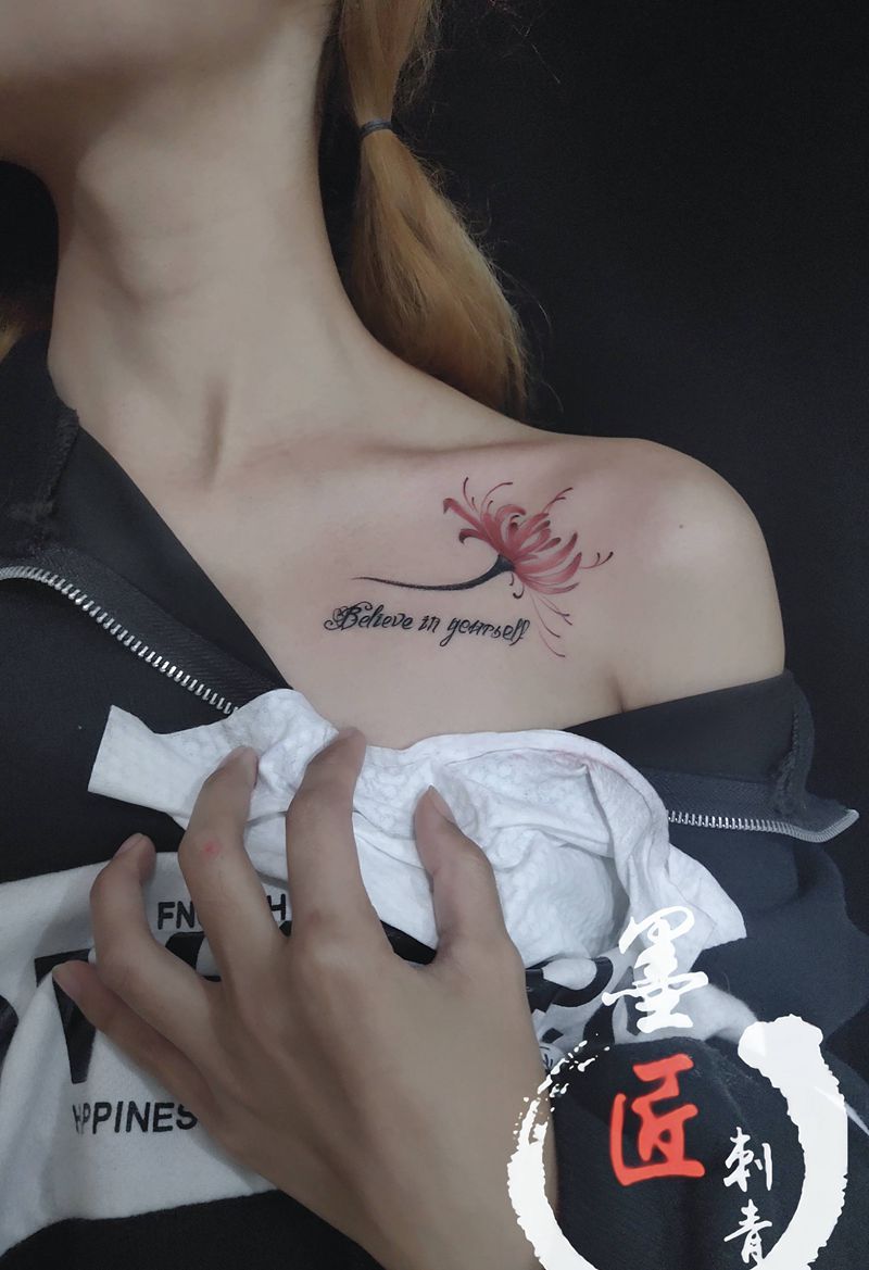彼岸花字母纹身图片_肩部新传统纹身图案
