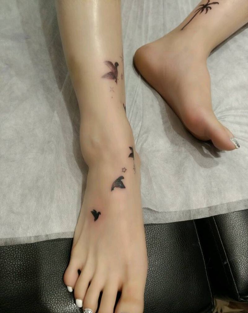 第三个和平鸽&星空纹身图片