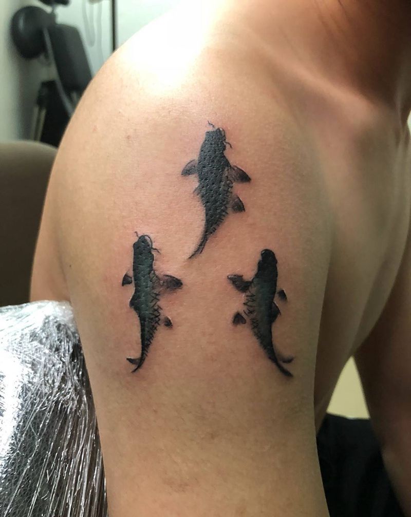 小鱼游游纹身图片