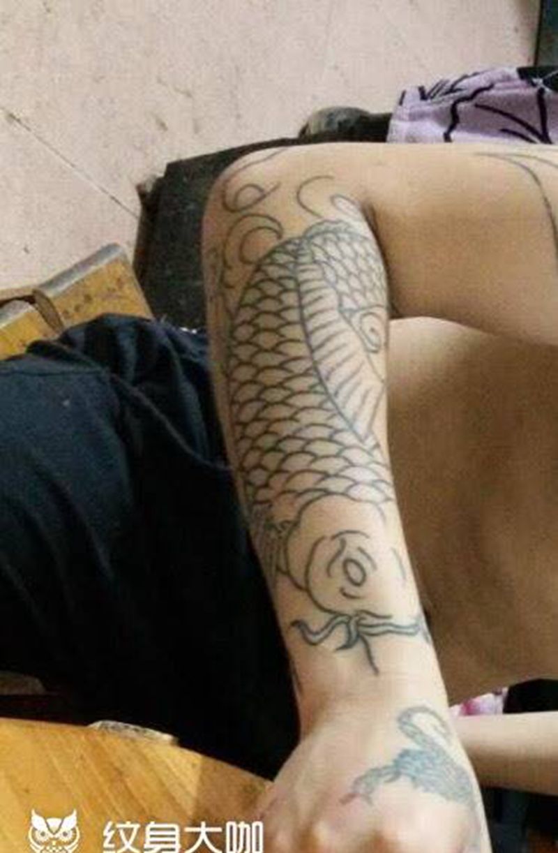 上色修改尽力了，在别处纹的毁线图纹身图片