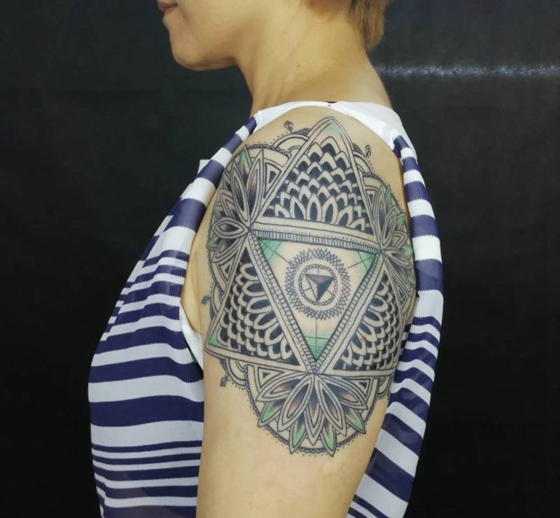 眼花缭乱纹身图片