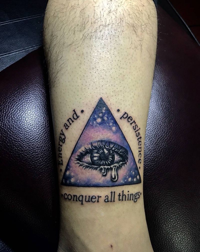 伤心的泪纹身图片