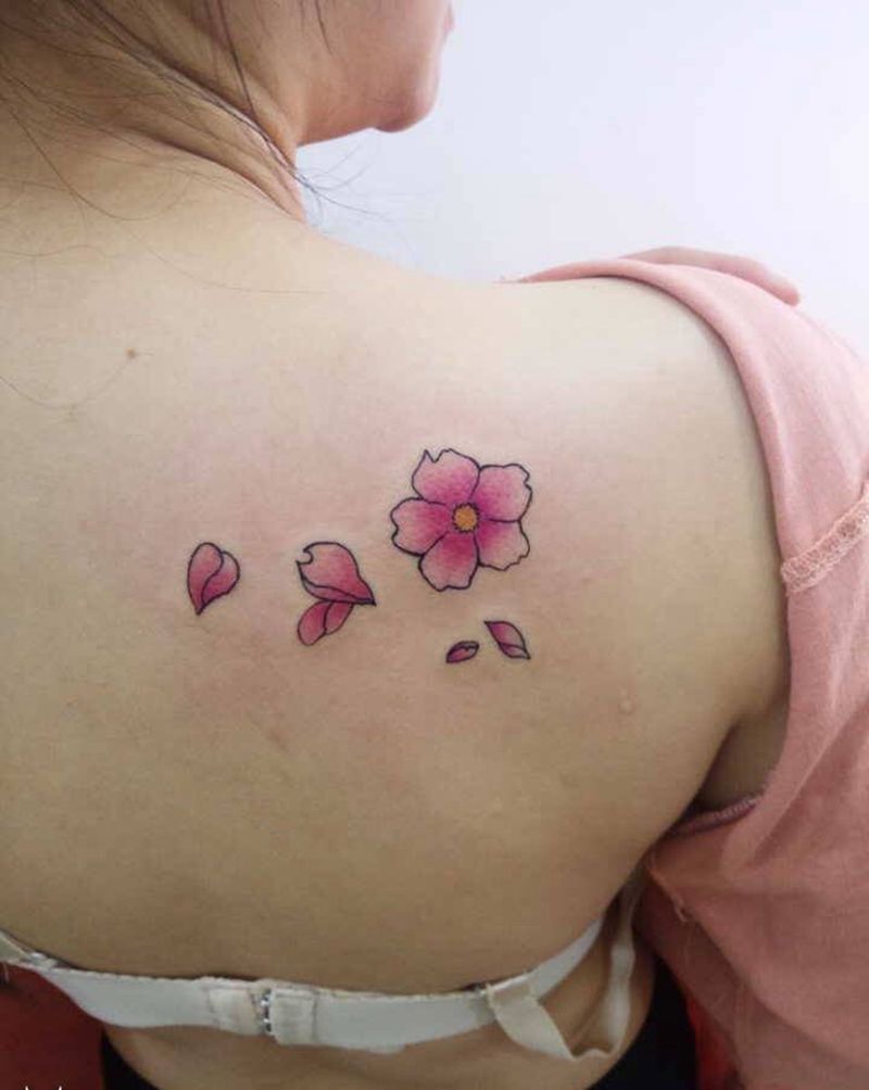 彩色 花花纹身图片