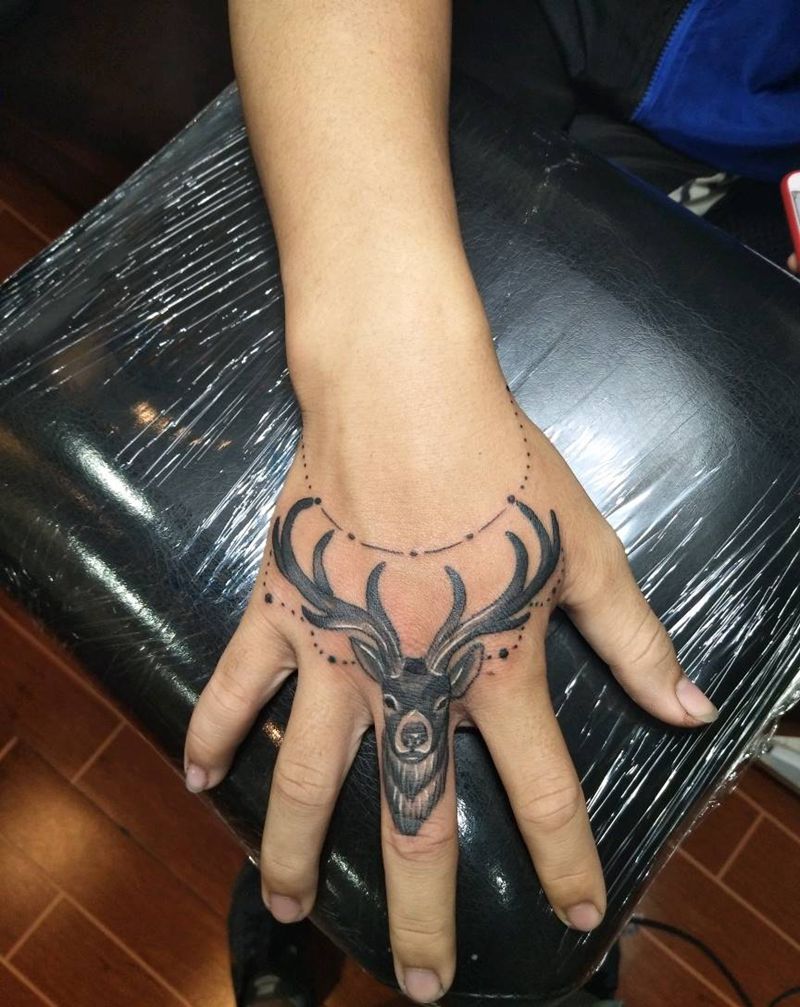 手背 鹿头设计纹身图片