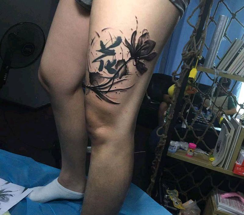 添加纹身图片_腿部纹身图案