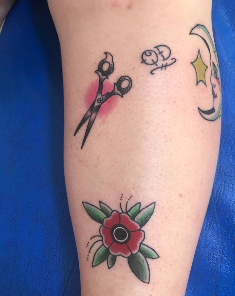 多了两枚小图纹身图片