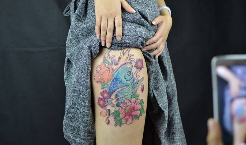 彩传统鱼纹身图片