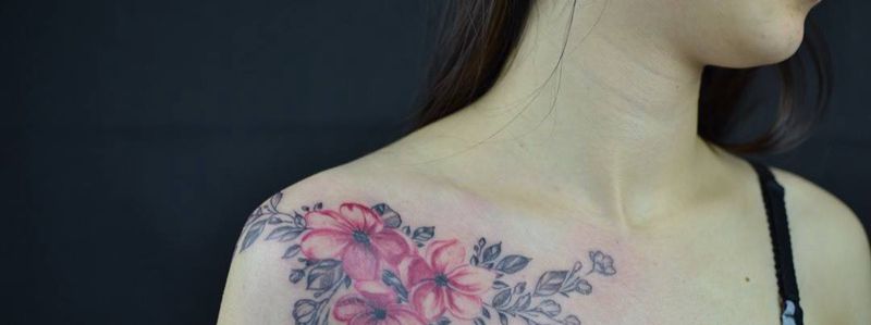 花纹身图片_成品清新植物胸部纹身图案