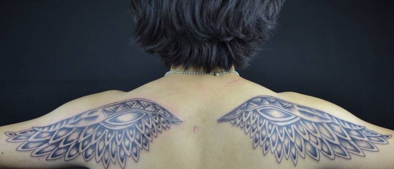 展翅高飞纹身图片