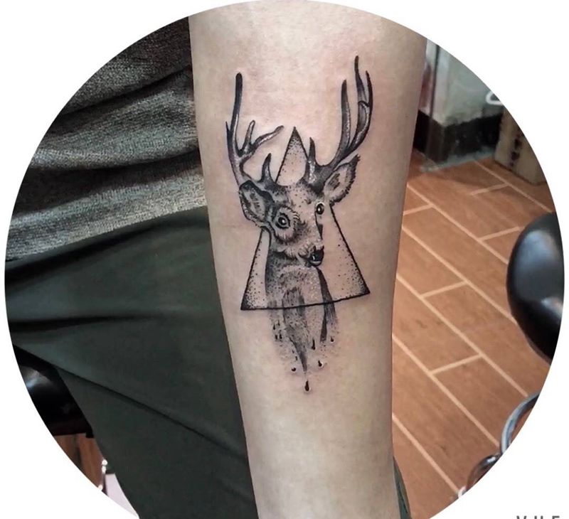 鹿纹身图片