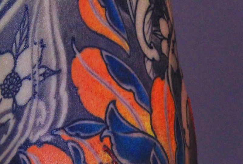 七分臂半甲未完成纹身图片_肩部胸部新传统鲤鱼荷花半甲纹身图案