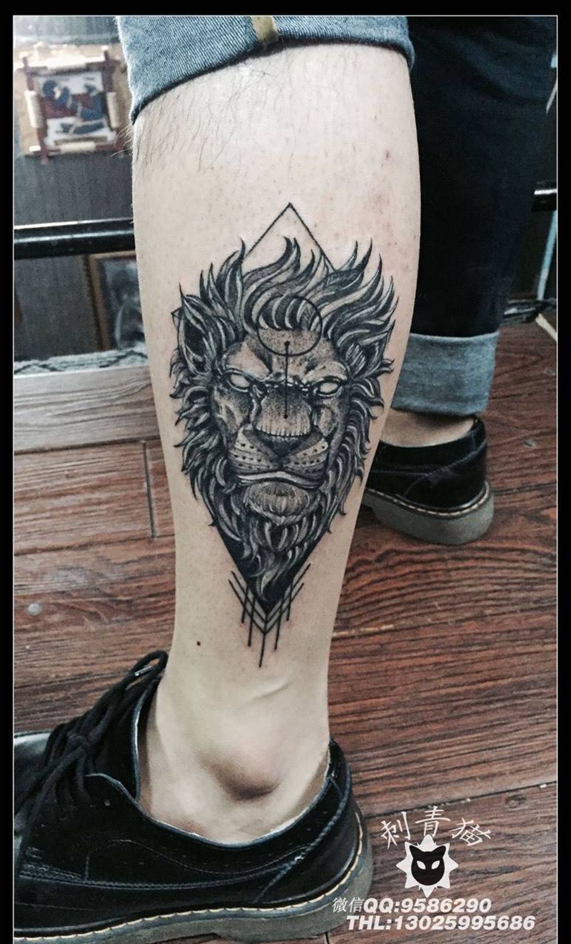 狮子纹身纹身图片_成品脚部腿部欧美动物纹身图案