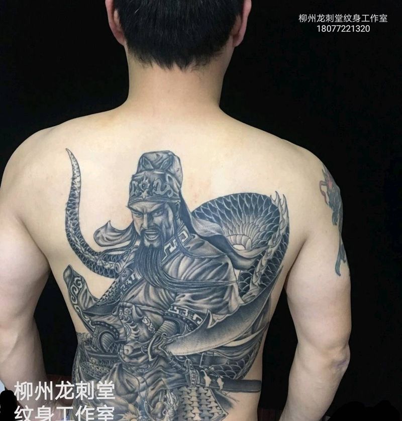 还未完工的满背纹身图片_背部关公纹身图案