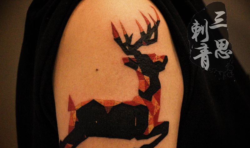 遮盖纹身图片_手臂手部几何纹身图案