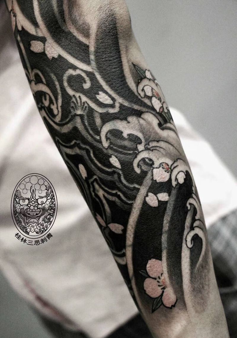 遮盖纹身图片_手臂新传统图腾纹身图案