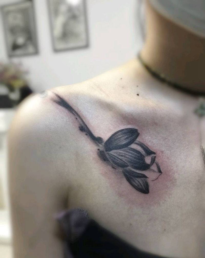 花纹身图片_肩部胸部纹身图案