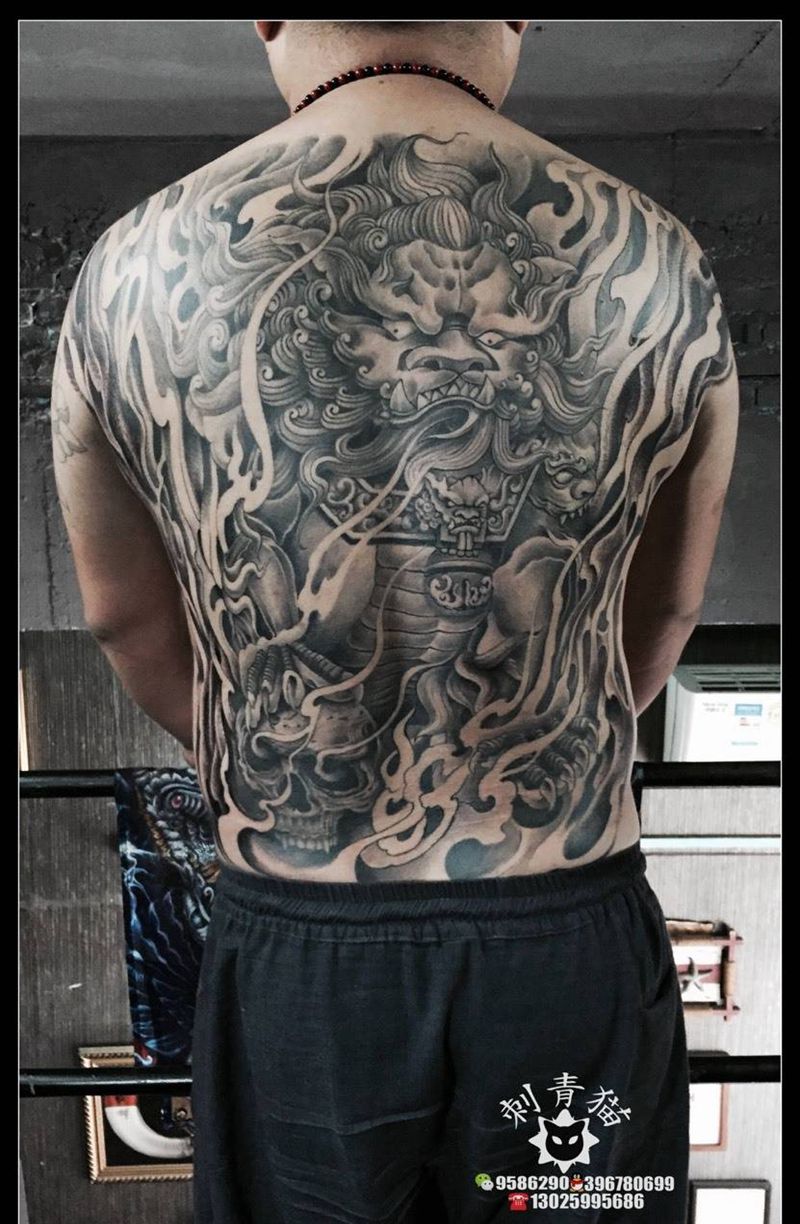 唐狮子纹身图片_成品背部传统动物唐狮子纹身图案