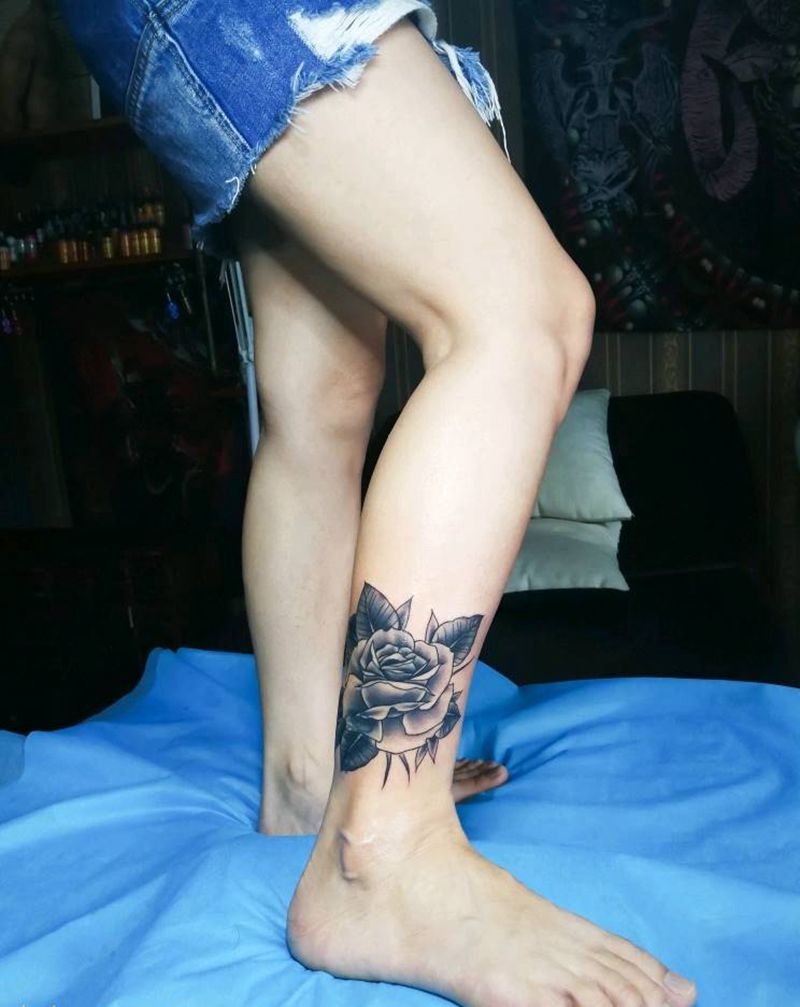 玫瑰纹身图片_脚部玫瑰纹身图案