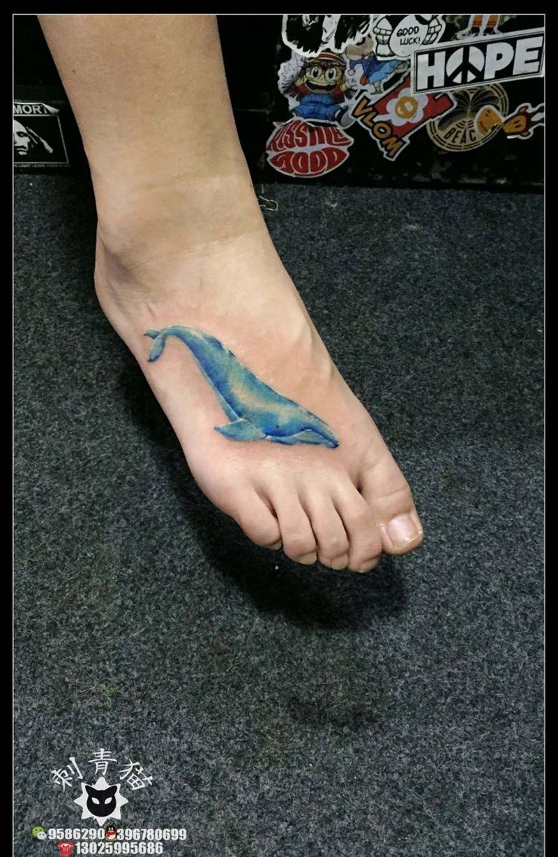鲸鱼纹身图片_成品脚部欧美清新动物鲸鱼纹身图案