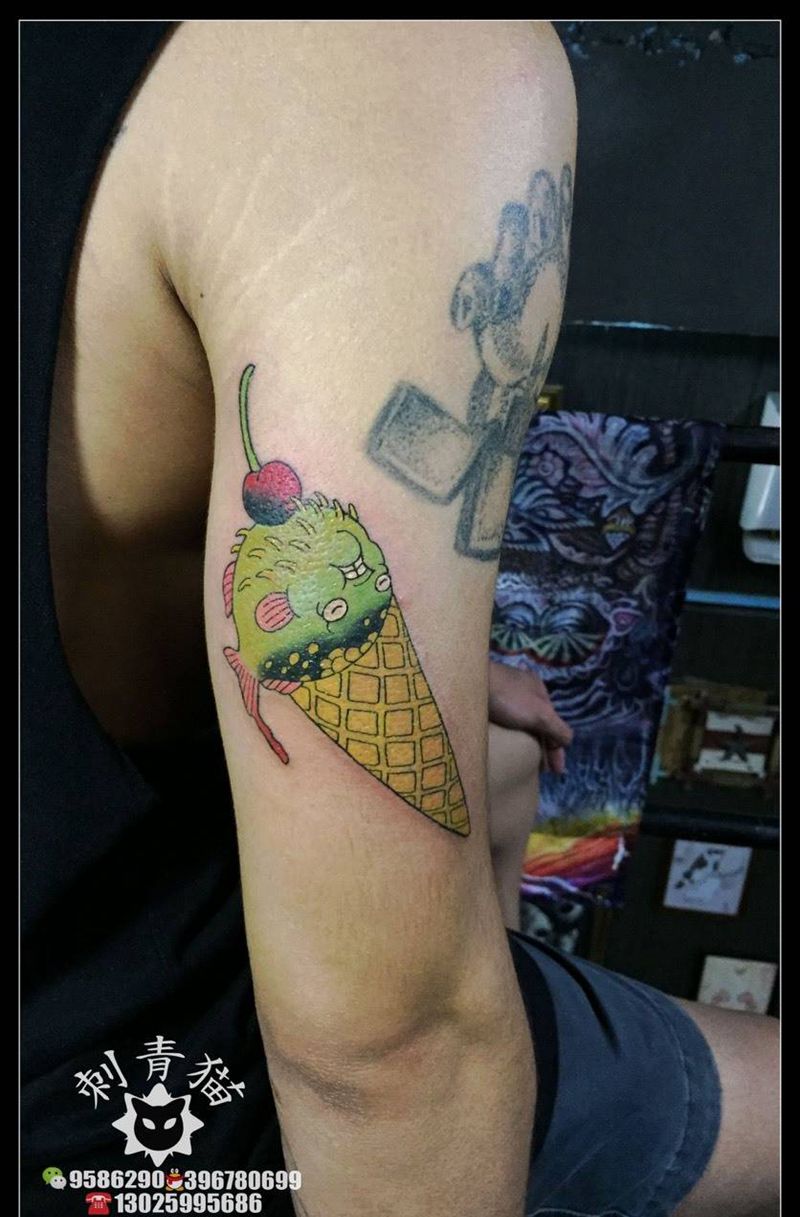 海豚冰淇淋纹身图片_成品手臂手部欧美清新静物动物纹身图案