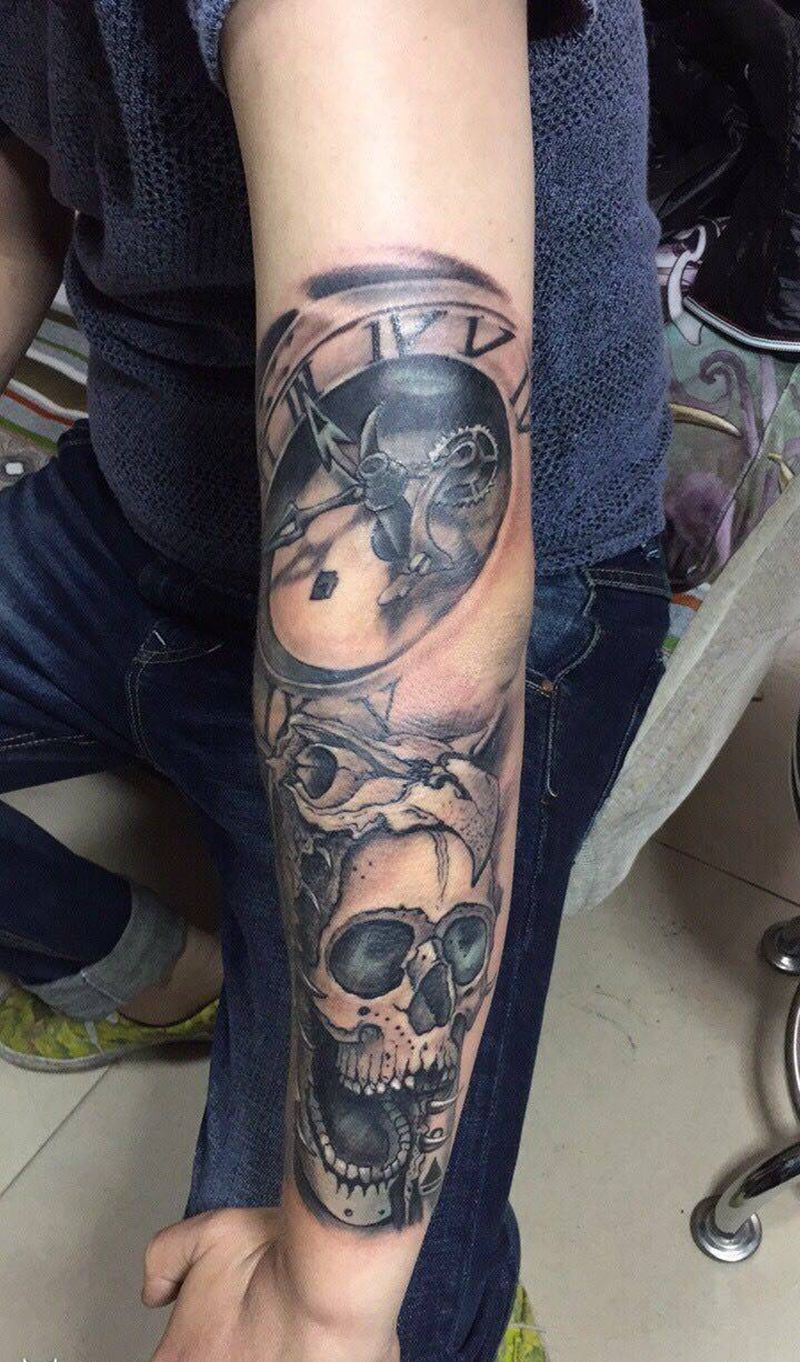 欧美写实纹身图片_手臂欧美写实纹身图案