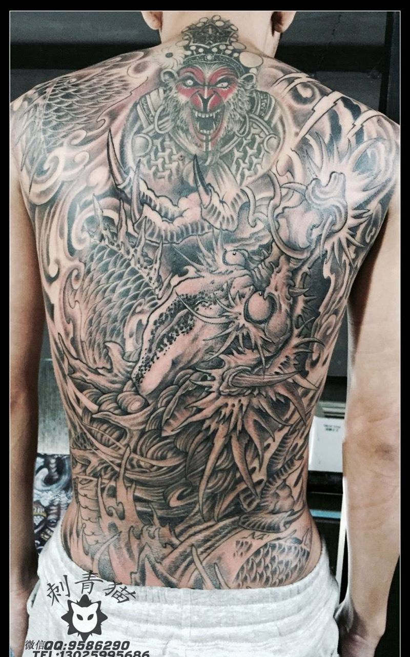 满背龙纹身图片_成品背部传统动物龙纹身图案