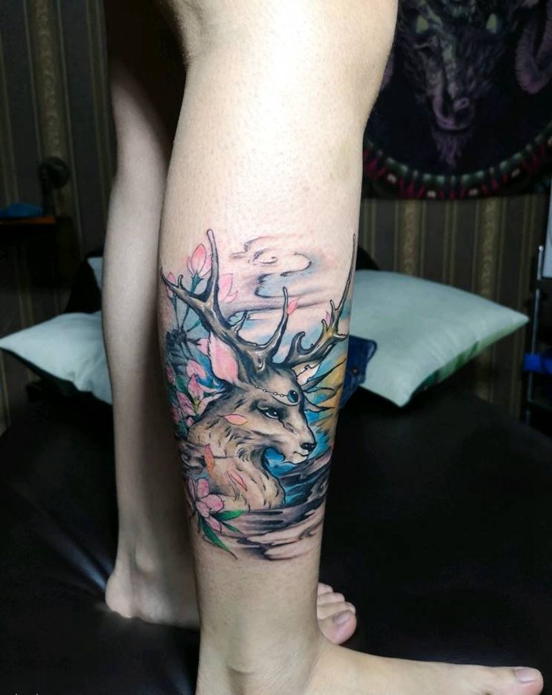 鹿纹身图片_腿部老传统水彩鹿纹身图案