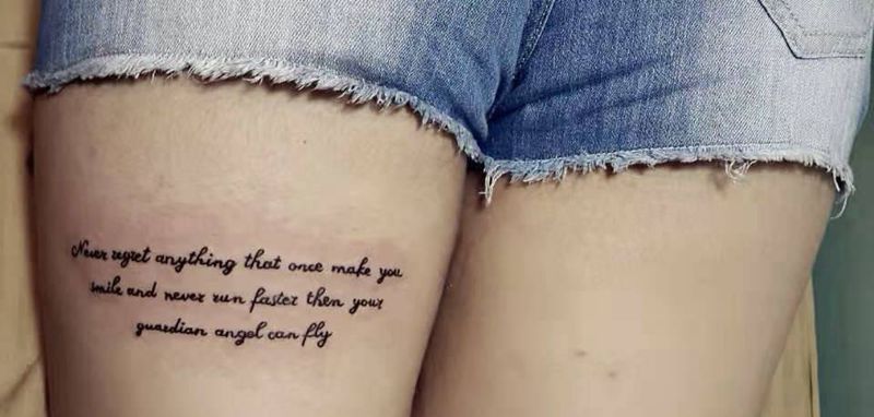 小英文字母纹身图片_腿部脚部纹身图案