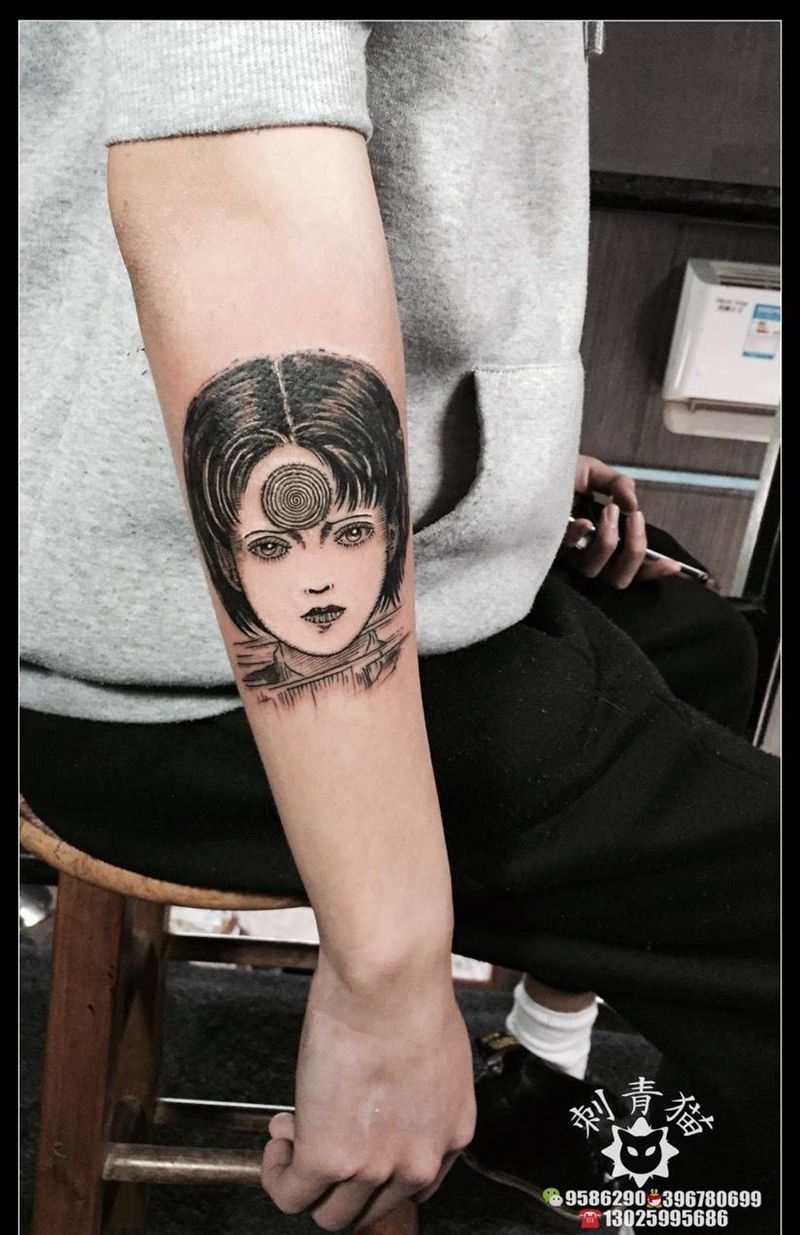 黑谷蓟纹身图片_成品手臂手部欧美清新传统人物纹身图案