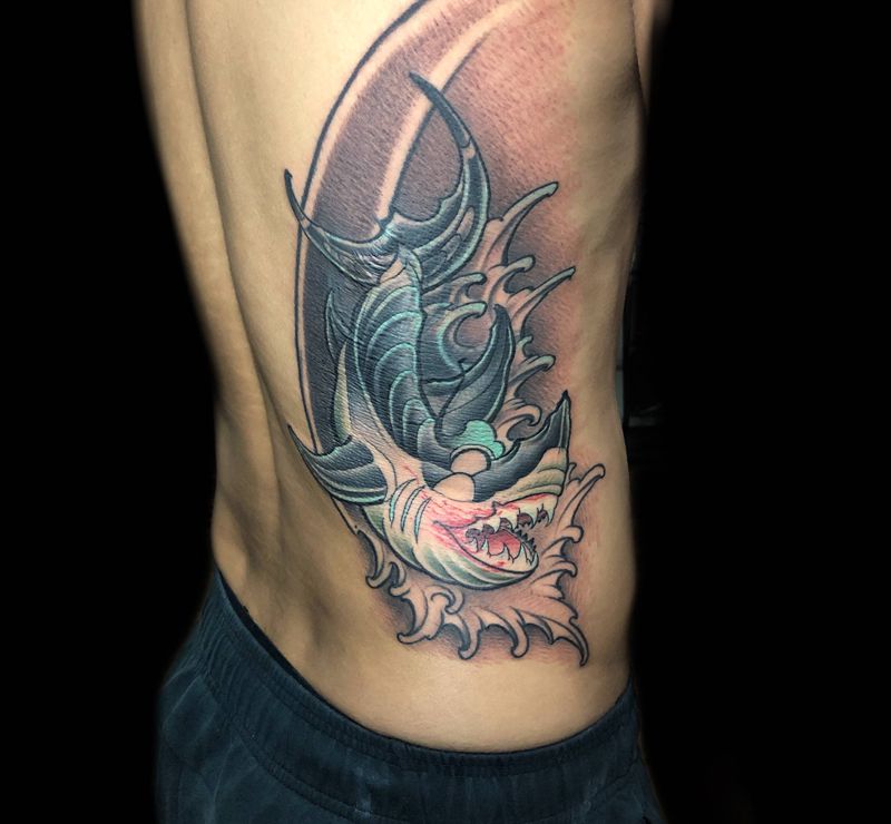 覆盖旧文身纹身图片_腰部水彩纹身图案