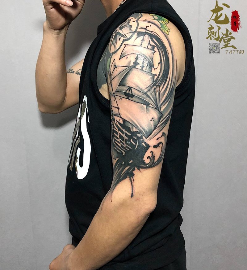 船纹身纹身图片_手臂欧美写实船纹身图案